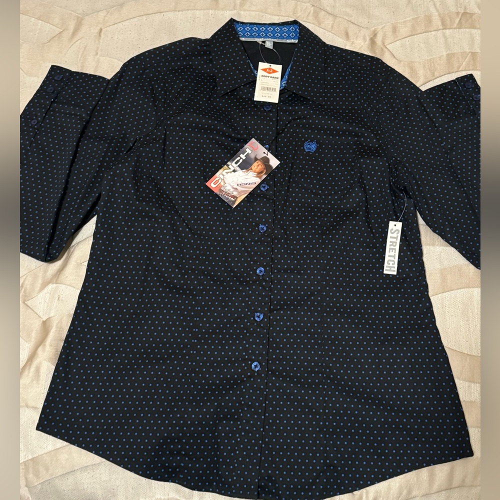 Women’s Cinch button up new with tags size Large